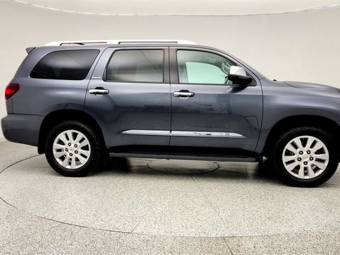 Used 2020 Toyota Sequoia Platinum RWD image 4