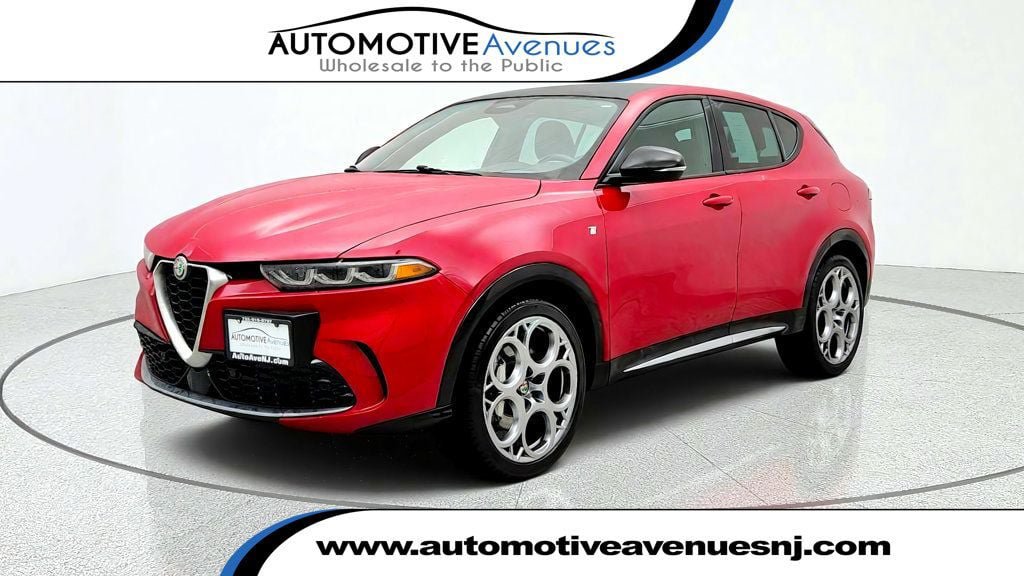 Used 2024 Alfa Romeo Tonale Ti w/ Premium Interior Package AWD/4WD image 1