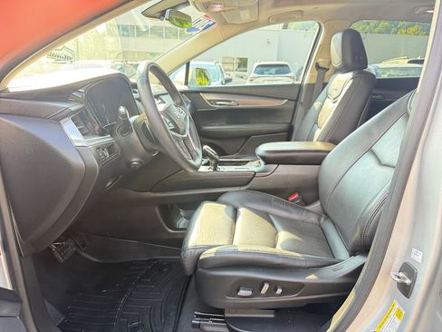 Used 2017 Cadillac XT5 Luxury AWD/4WD image 14