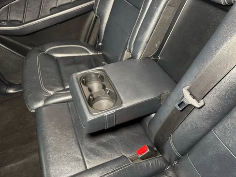 Used 2016 Mercedes-Benz GL 450 4MATIC image 27