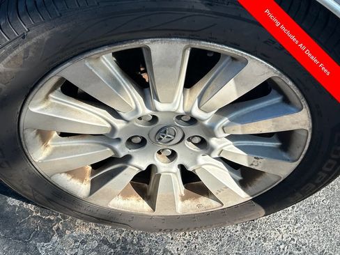 Used 2015 Toyota Sienna XLE w/ XLE Navigation Package AWD/4WD image 2