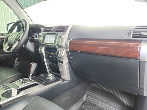 Used 2019 Toyota 4Runner Limited AWD/4WD image 39