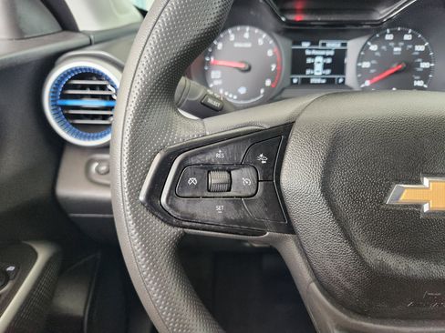 Certified 2025 Chevrolet Trax LS FWD image 29
