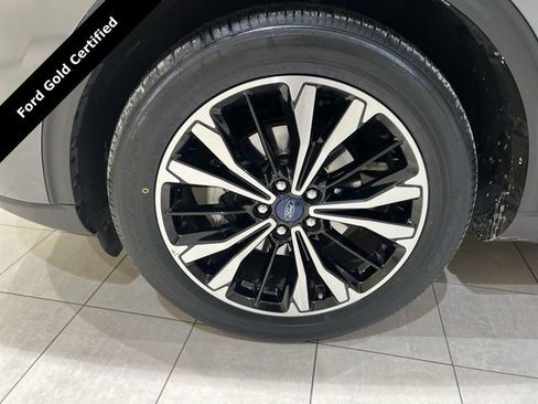 Certified 2022 Ford Escape SE w/ SE Sport Appearance Package image 28