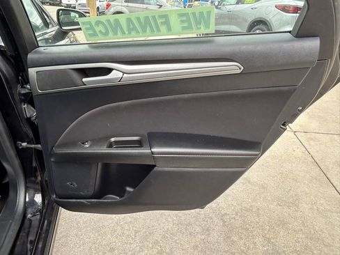 Used 2020 Ford Fusion SE FWD image 15