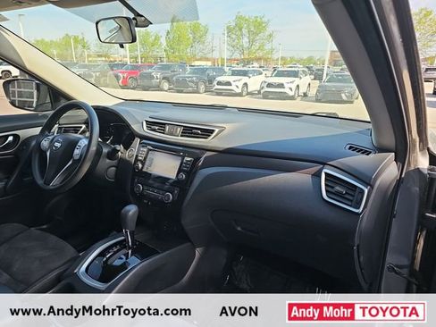 Used 2016 Nissan Rogue SV w/ SV Premium Package FWD image 35