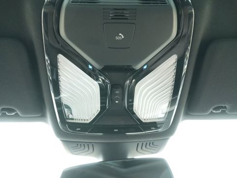 Used 2021 BMW 530e xDrive w/ Executive Package image 21