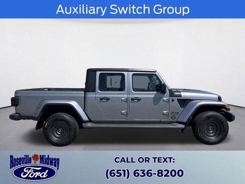 Used 2020 Jeep Gladiator Overland AWD/4WD image 9