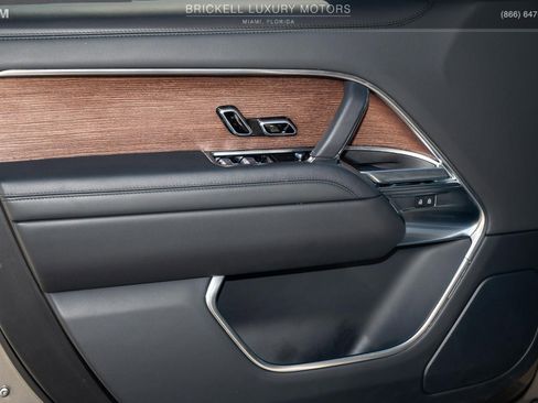 Used 2023 Land Rover Range Rover SE image 19