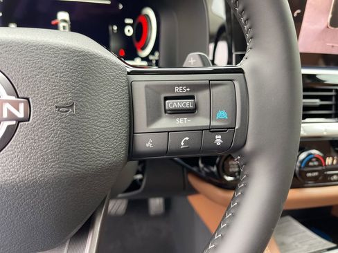 New 2026 Nissan Pathfinder Platinum image 16