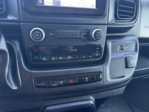 Used 2025 RAM ProMaster 2500 w/ Convenience Group FWD image 18