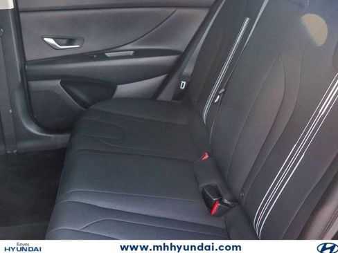 Certified 2023 Hyundai Elantra SEL FWD image 17