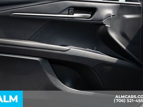 Used 2025 Toyota Camry SE image 28