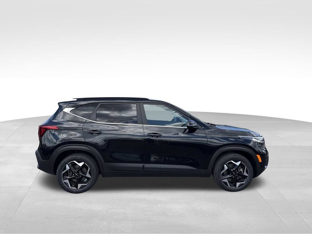 Certified 2024 Kia Seltos EX AWD/4WD image 6