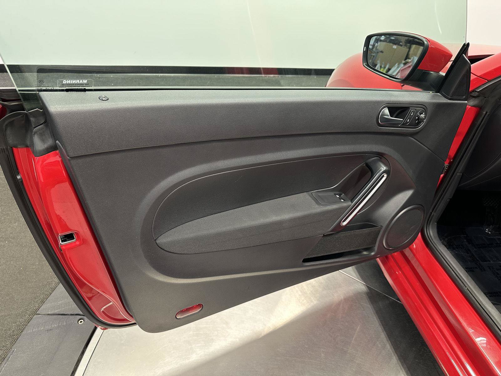 Used 2019 Volkswagen Beetle 2.0T FWD image 10