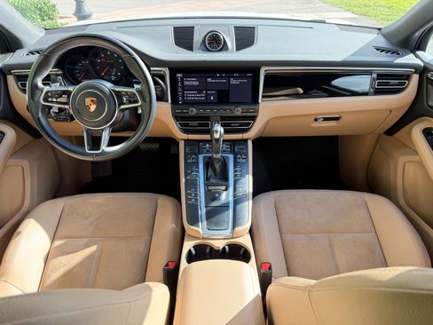 Used 2020 Porsche Macan image 23