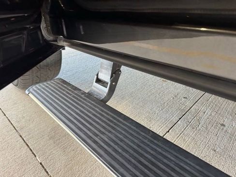 Used 2019 Ford F150 Lariat w/ Equipment Group 502A Luxury image 8