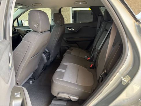 Used 2025 Chevrolet Blazer LT FWD image 25