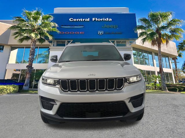 New 2026 Jeep Grand Cherokee Laredo RWD image 3