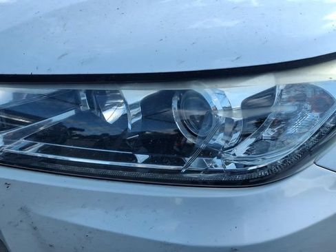 Used 2017 Toyota Highlander Limited FWD image 3