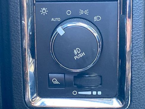 Used 2014 RAM 1500 Sport w/ Sport Premium Group image 28