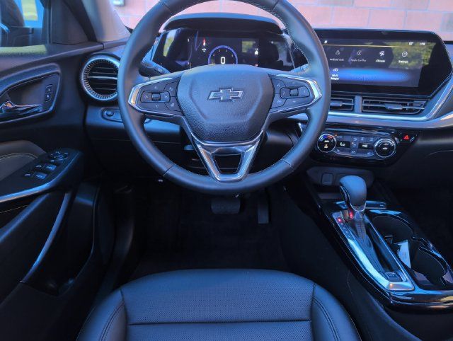 Used 2024 Chevrolet Trax ACTIV w/ Sunroof Package FWD image 3