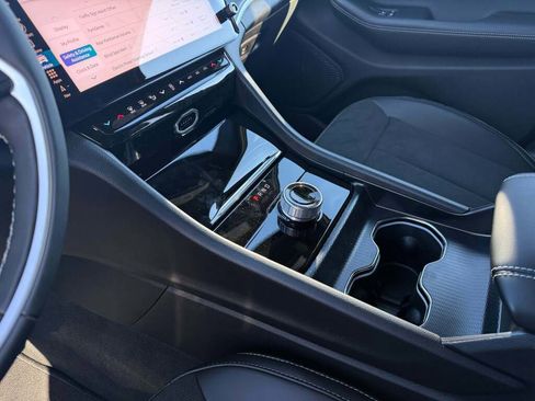 New 2026 Jeep Grand Cherokee Altitude image 25