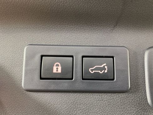 Used 2025 Subaru Forester Limited image 31