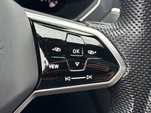 Certified 2024 Volkswagen Tiguan SE R-Line AWD/4WD image 33