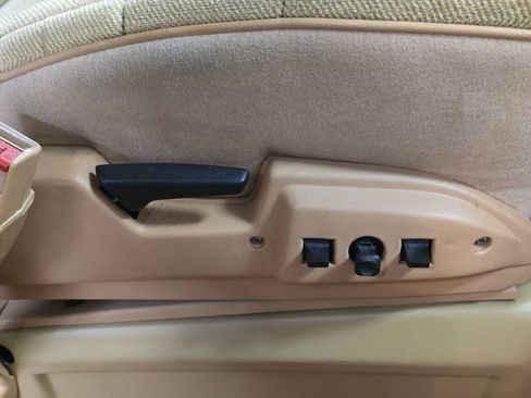 Used 1990 Dodge Grand Caravan LE image 99