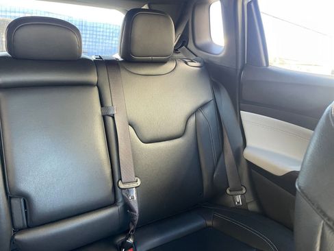 Used 2025 Jeep Compass Limited image 38