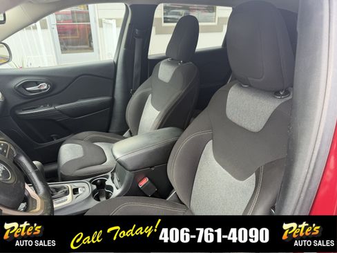 Used 2016 Jeep Cherokee Sport w/ Cold Weather Group AWD/4WD image 20