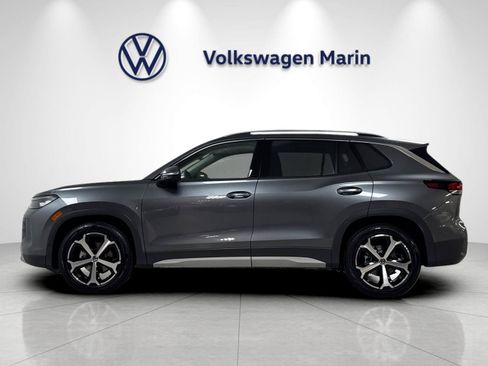 New 2026 Volkswagen Tiguan SE FWD image 2