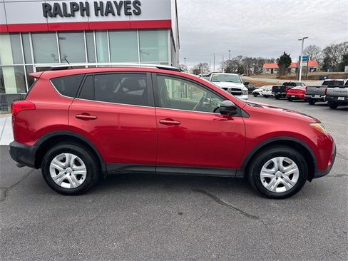 Used 2013 Toyota RAV4 LE image 2