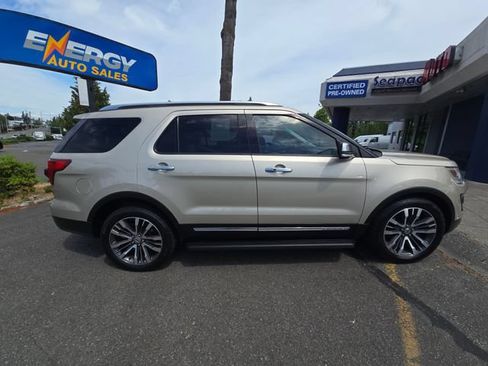 Used 2017 Ford Explorer Platinum AWD/4WD image 7