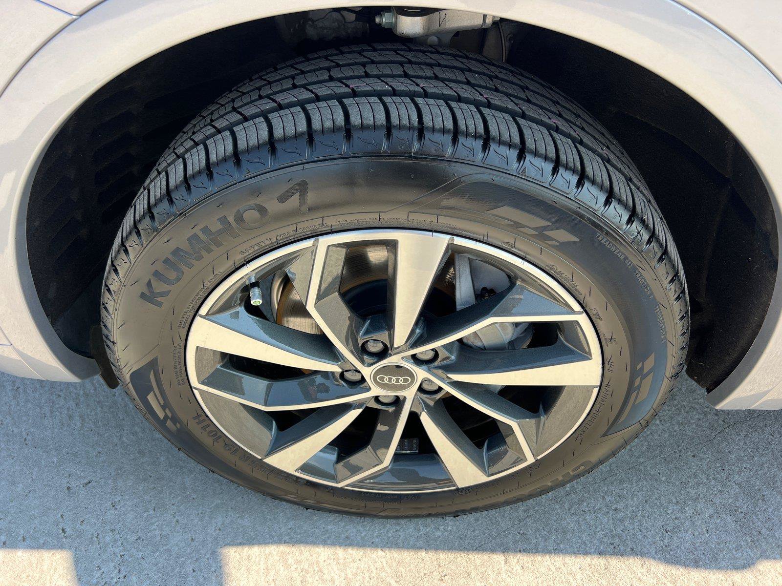 Used 2025 Audi Q5 2.0T Premium Plus w/ Premium Plus Package AWD/4WD image 11