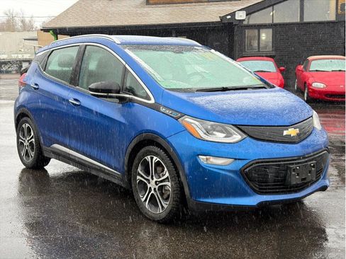 Used 2020 Chevrolet Bolt Premier w/ Infotainment Package image 3