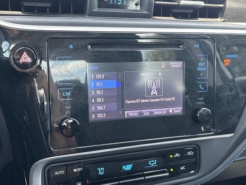 Used 2019 Toyota Corolla SE FWD image 8