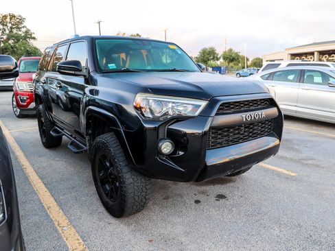 Used 2016 Toyota 4Runner SR5 AWD/4WD image 6