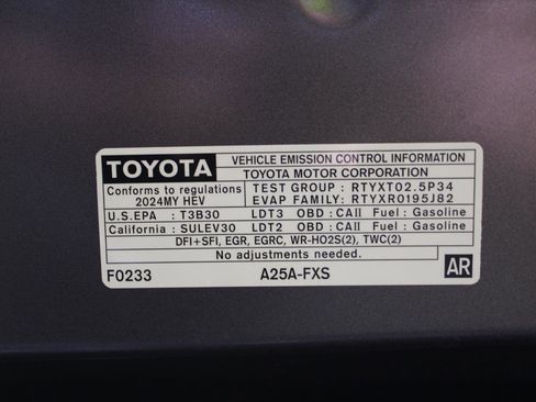 Used 2024 Toyota Sienna XLE AWD/4WD image 48
