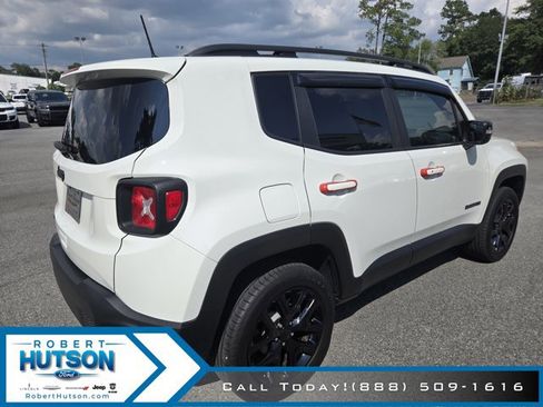 Used 2023 Jeep Renegade Altitude image 6