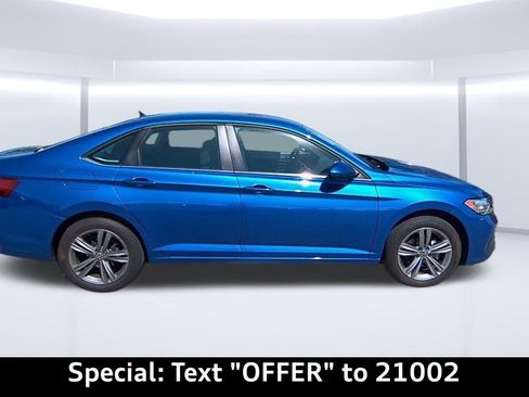 Used 2024 Volkswagen Jetta SE image 33