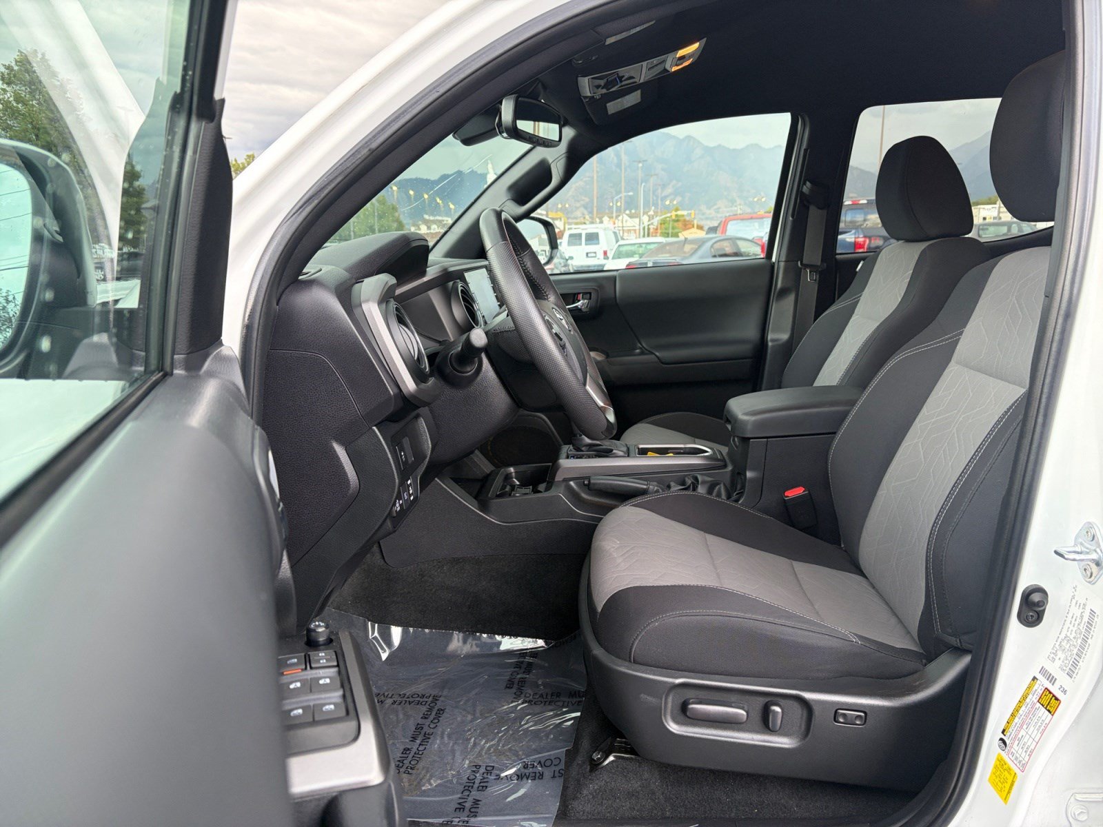 Certified 2023 Toyota Tacoma TRD Off-Road w/ Technology Package AWD/4WD image 11