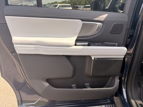 New 2027 Ford Expedition Max Platinum AWD/4WD image 17