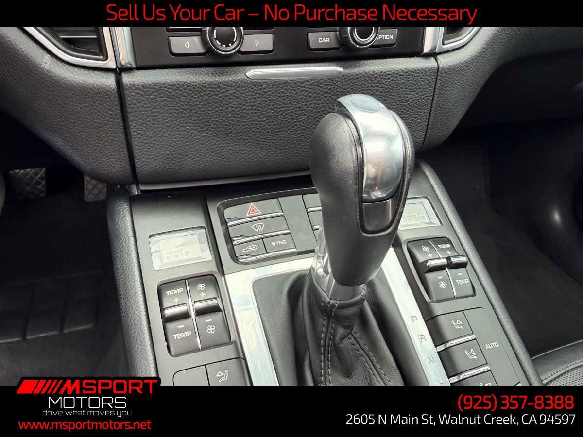 Used 2015 Porsche Macan Turbo AWD/4WD image 28