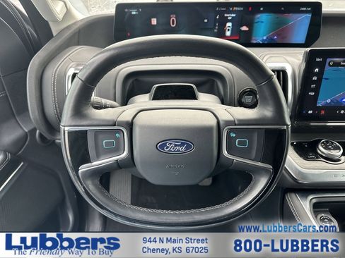Used 2025 Ford Expedition Platinum AWD/4WD image 14