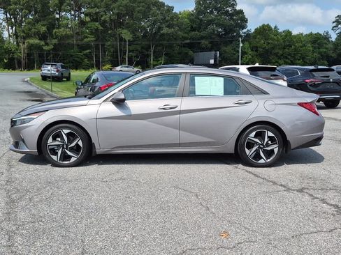 Used 2023 Hyundai Elantra Limited FWD image 7