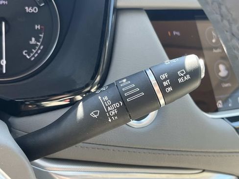 Used 2021 Cadillac XT5 Premium Luxury FWD image 41