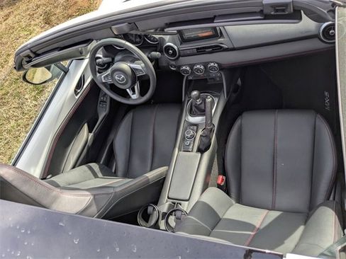 Used 2017 MAZDA MX-5 Miata RF Grand Touring image 20