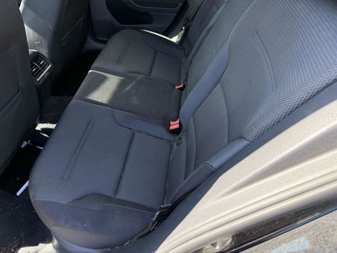 Used 2016 Volkswagen Golf S FWD image 10